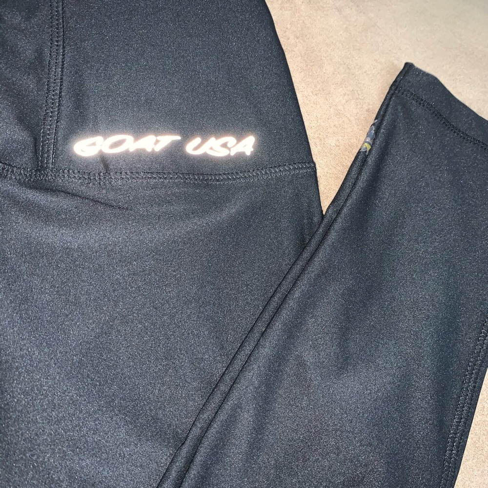 Leggings super thick and high waist.